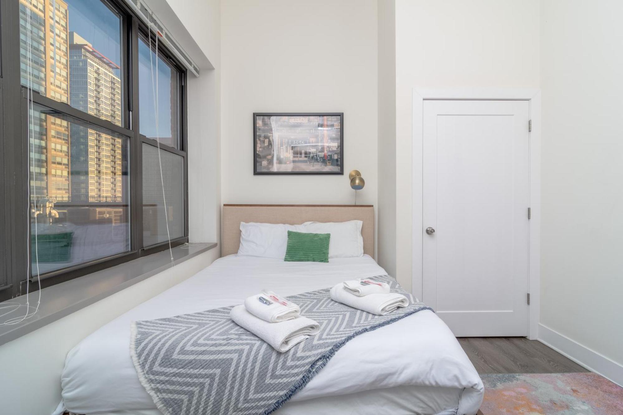 Mccormick Place 3Br Luxury Penthouse Duplex With Personal Rooftop And Optional Parking For 8 Guests In Chicago South Loop Чикаго Экстерьер фото